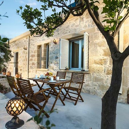 Margarita'S Stone House Apartment Platanos  ภายนอก รูปภาพ