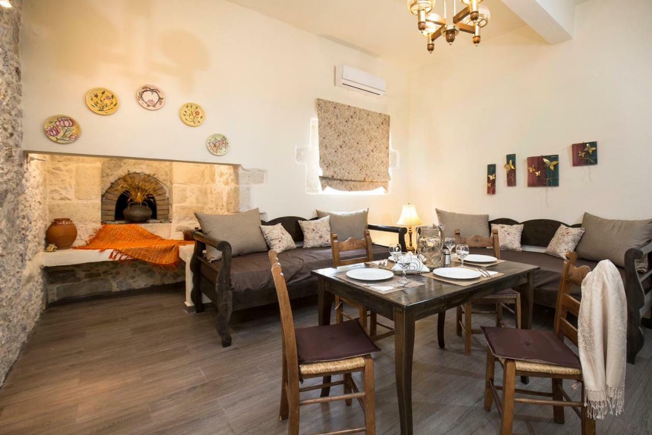 Margarita'S Stone House Apartment Platanos  ภายนอก รูปภาพ