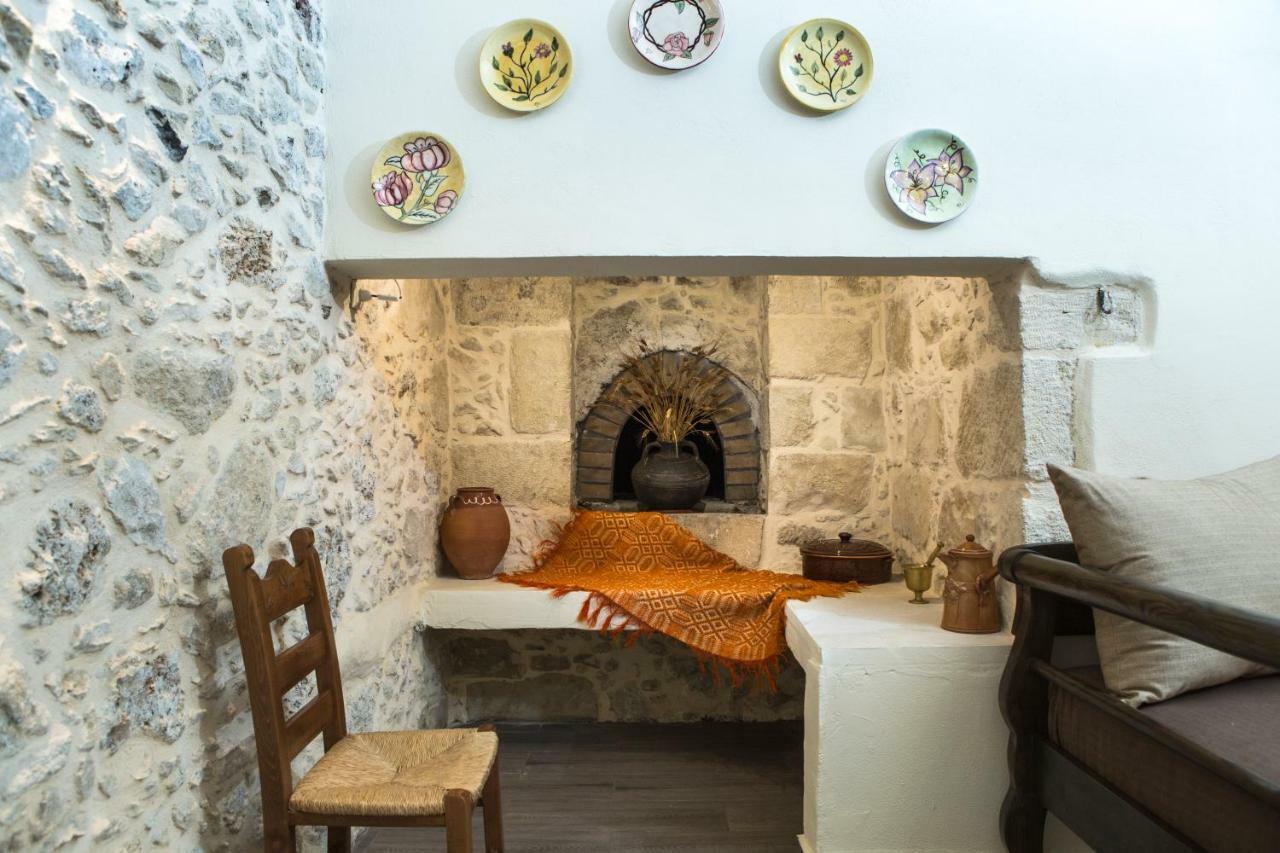 Margarita'S Stone House Apartment Platanos  ภายนอก รูปภาพ