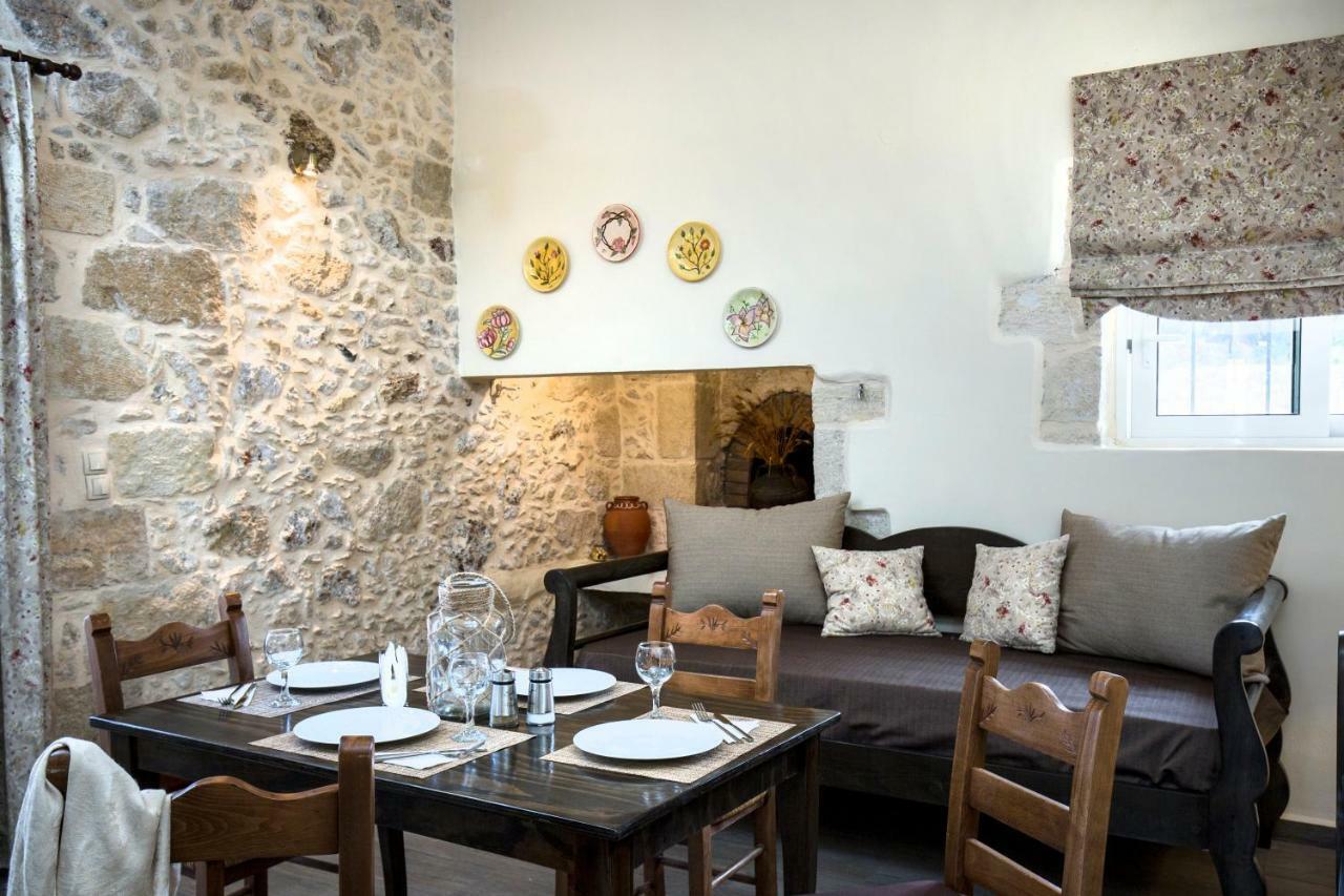 Margarita'S Stone House Apartment Platanos  ภายนอก รูปภาพ