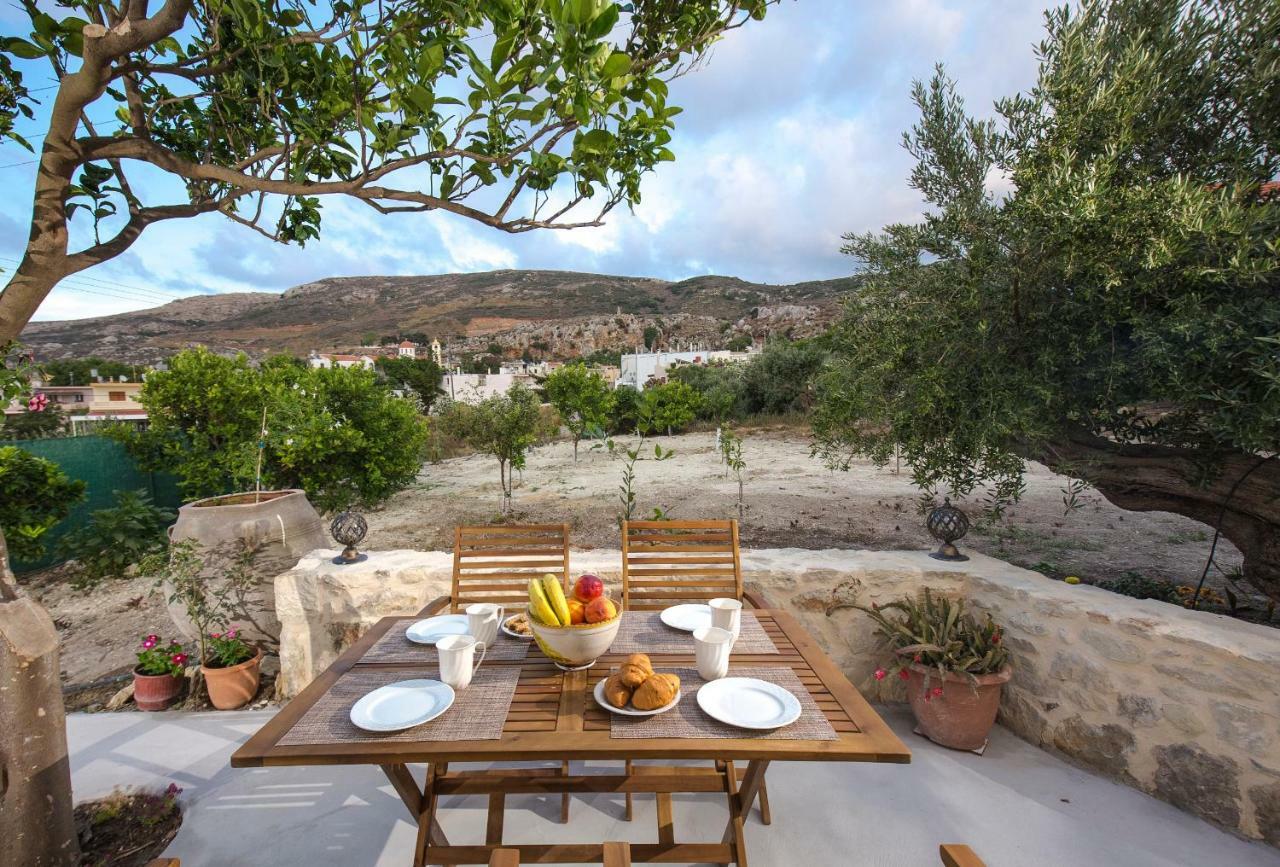Margarita'S Stone House Apartment Platanos  ภายนอก รูปภาพ