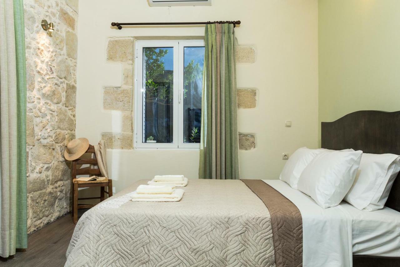 Margarita'S Stone House Apartment Platanos  ภายนอก รูปภาพ
