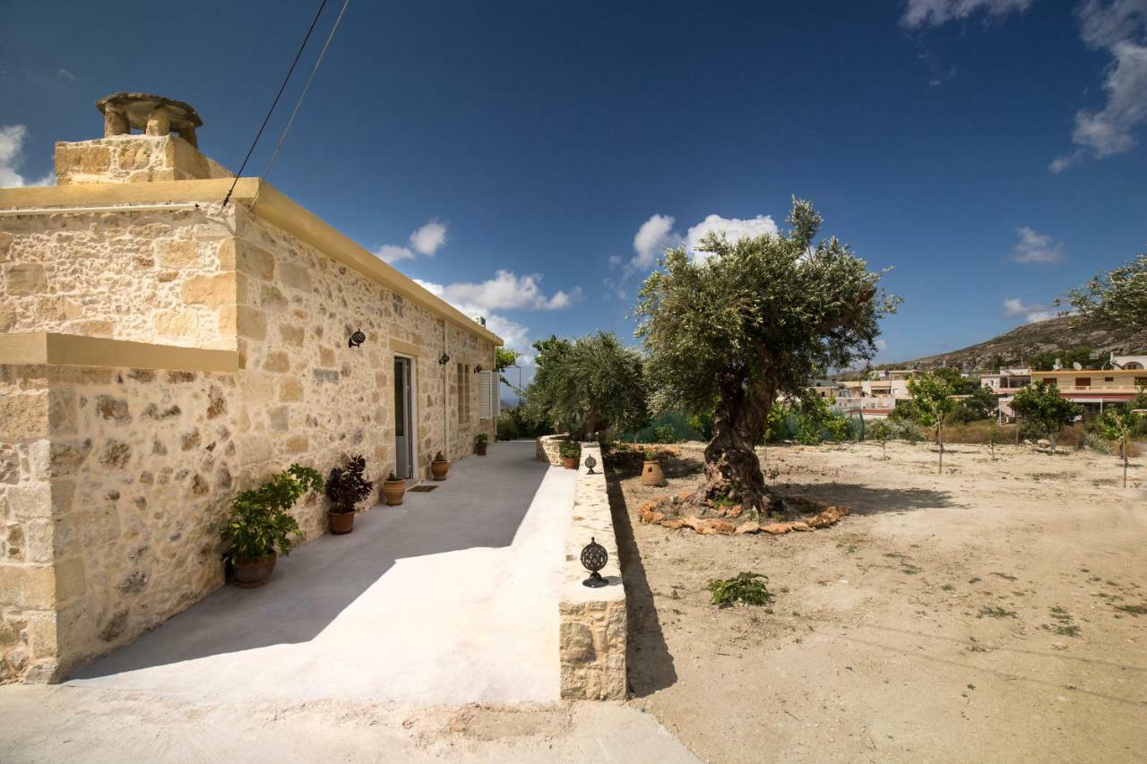 Margarita'S Stone House Apartment Platanos  ภายนอก รูปภาพ